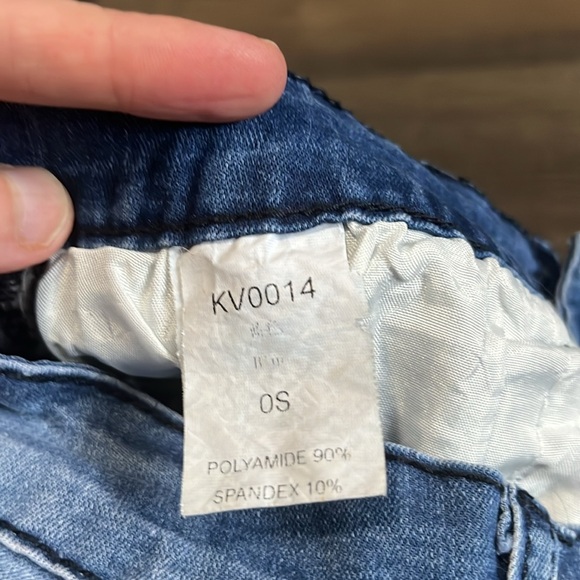 Cute denim shorts! - Picture 4 of 4